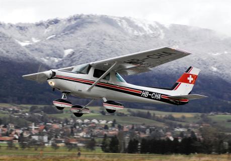 2-plätziges Schulungsflugzeug